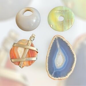 Unique Agate Stone Pendant Set with Silver Tone Accents